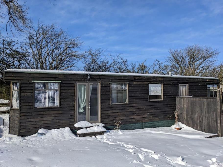 Ferny Roost Cabin. Wrexham Kültér fotó