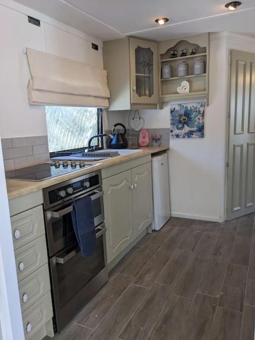 Ferny Roost Cabin. Wrexham Kültér fotó