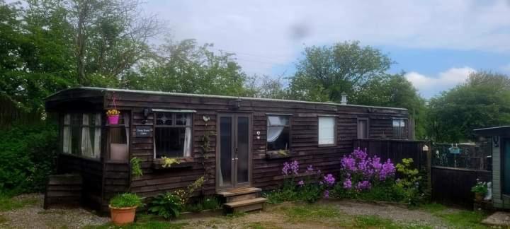 Ferny Roost Cabin. Wrexham Kültér fotó